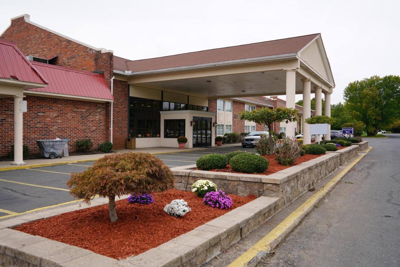 Rodeway Inn & Suites East Windsor Esterno foto
