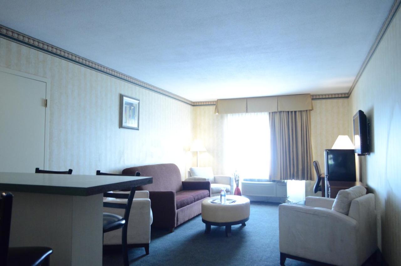 Rodeway Inn & Suites East Windsor Esterno foto